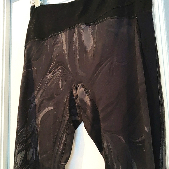A&F leggings Size L - Picture 3 of 5